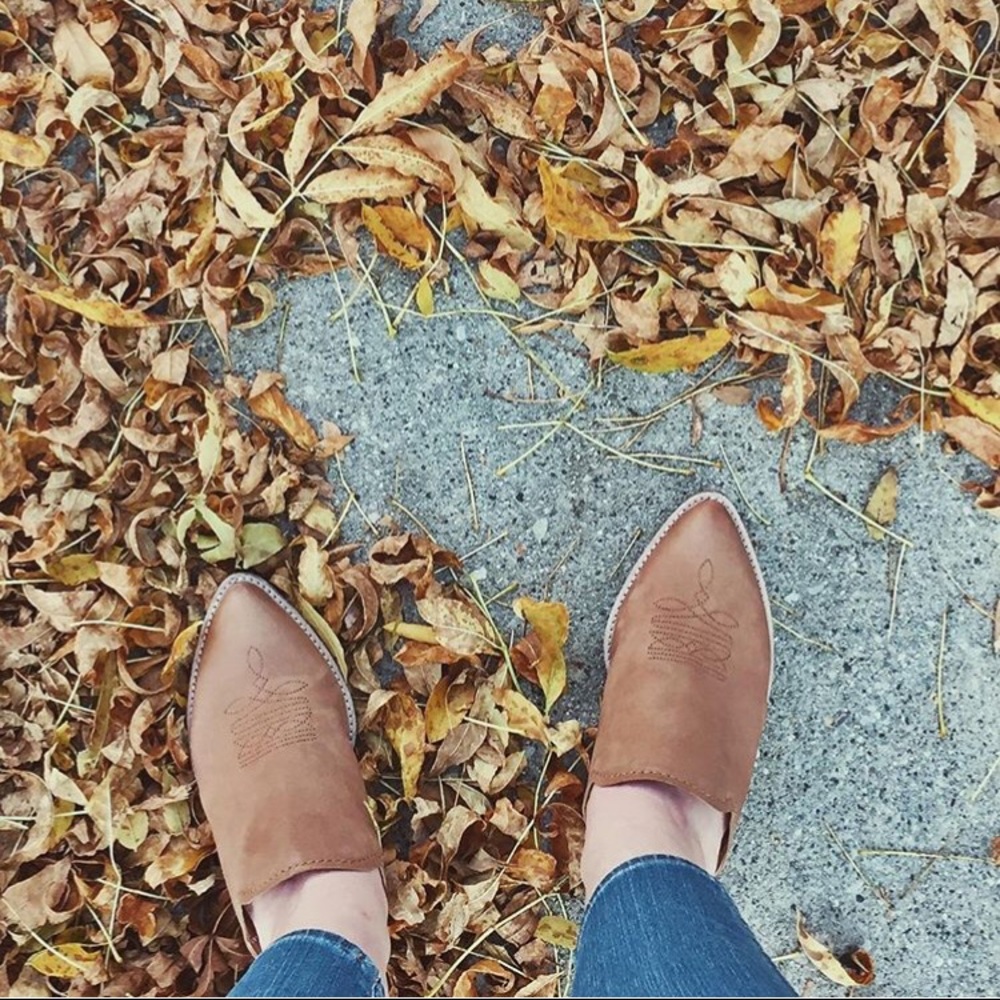 Dolce Vita leather mules sz 7.5